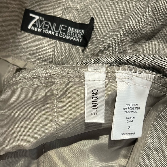 7th Avenue Design Studio New York & Company Slim Dress Pants Taupe Size 2 - Picture 3 of 3